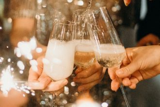 Decorating A Housewarming Party For Less