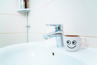 Dealing With Homeowners Insurance After a Pipe Bursts