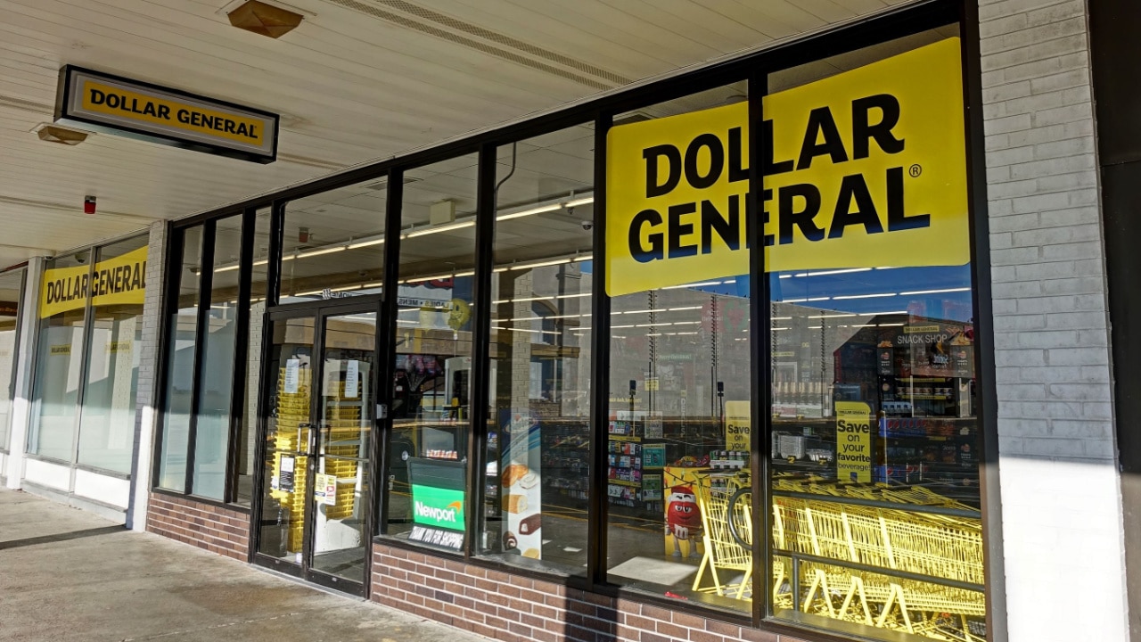 Dollar General store.