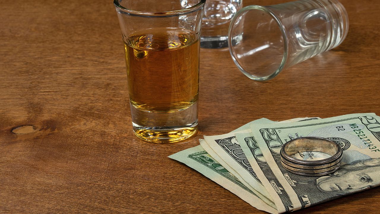 cash bar at wedding