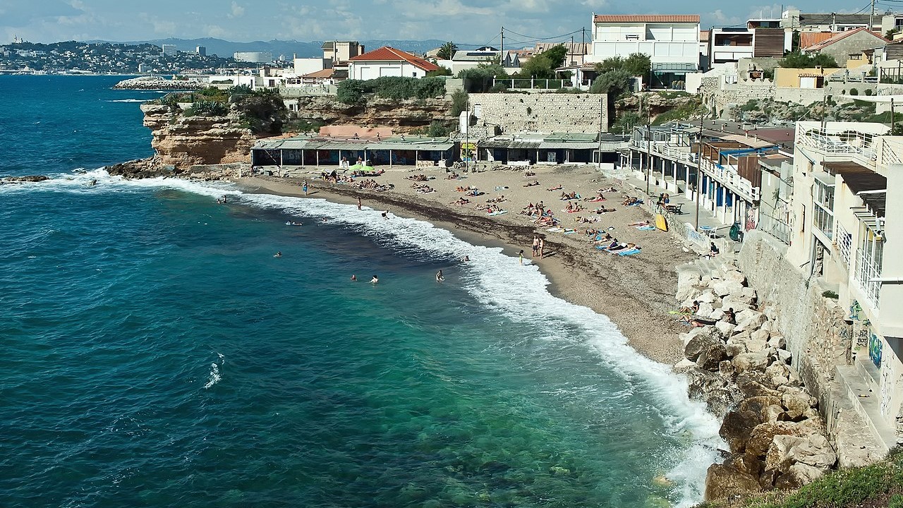 Beach_of_Bonne_Brise,_Marseille,_France