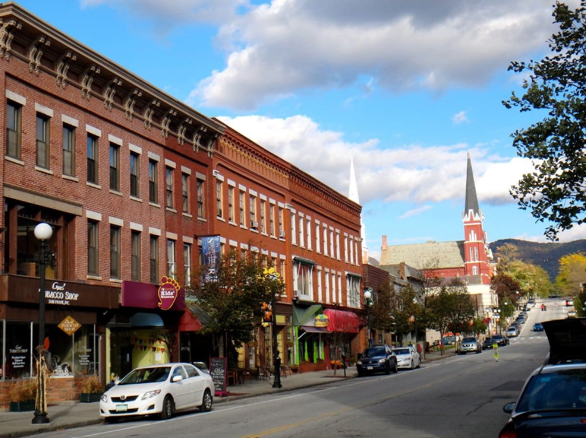 10 U.S. States Where Medicine Costs More and 10 Where It Costs Less - Vimarsana News